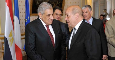 محلب يلتقى وزير الدفاع الفرنسى  ويزور مجلس الشيوخ