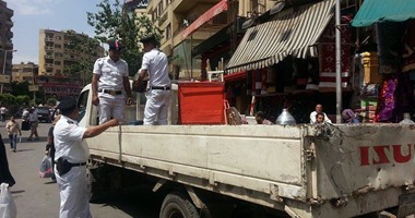 أمن الجيزة يشن حملة لإعادة الانضباط بهضبة الأهرام 