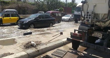 شفط مياه الأمطار وتطهير شبكات الصرف غرب الإسكندرية