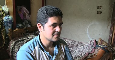 محمد عماد  5 سنوات من العذاب مع "التصلب المتعدد".. المرض أصابه برعشة بالأطراف وأفقده القدرة على الحركة وتسبب فى اكتئابه نفسيا.. يحتاج لدواء بقيمة 23 ألف جنيه كل شهر ونصف