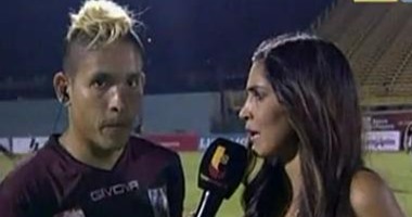 بالفيديو.. مشجع مجنون يعتدى على مهاجم أخرج فريقه من كأس فنزويلا