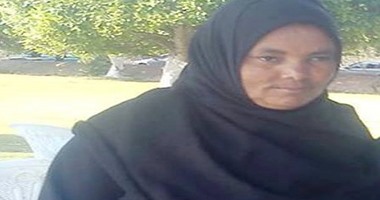 عادات ما قبل الإسلام فى قنا.. "رقية" تعمل على ماكينة خياطة رغم حصولها على أحكام بحقها فى الميراث.. إخوتها الذكور رفضوا التنفيذ واتهموها بالجنون وحرموها من الزواج 30 عامًا قضتها فى المحاكم