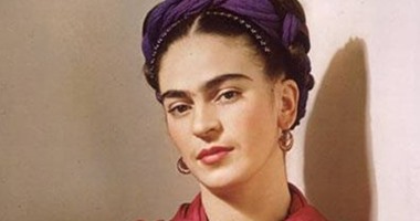 الفنانة فريدا كاهلو حولت محنتها إلى منحة بعد تعرضها لحادث كبير