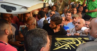 الفنانون يشيعون جنازة حسن مصطفى