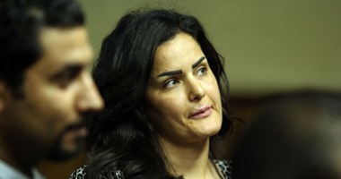"اليوم السابع" ينشر كواليس براءة سما المصرى.. طلبت دخول الحمام مرتين والتقطت الصور مع الجميع وعلى رأسهم رجال الشرطة.. بدا عليها التوتر بعد تأخر قرار المحكمة.. وخرجت باكية فور سماع الحكم