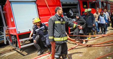 الدفع بـ7 سيارات إطفاء للسيطرة على حريق مخازن الجمرك بشارع رمسيس