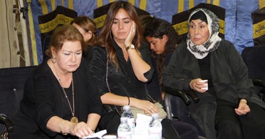 نجوم الفن فى عزاء الفنان حسن مصطفى