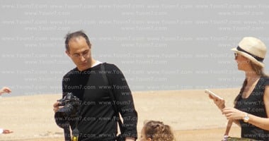 فريدة ابنة جمال مبارك تنقذ والدها من هجوم مواقع التواصل بعد زيارته للأهرامات.. نشطاء: حر فى حياته الشخصية ومن حقه تعويض ابنته عن حرمان 4 سنوات.. ومعارضون: "لو قاصدين يستفزوا الشعب مش هيعملوا كدا"