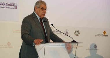 الحكومة تراجع الملامح النهائية للموازنة العامة لـ"2015- 2016" قبل رفعها للرئيس.. مصادر: زيادة مخصصات قطاعى التعليم والصحة.. وتكشف: تخصيص 200 مليون جنيه لدعم المناطق الصناعية فى الصعيد