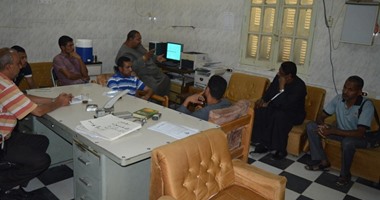 بالصور..كارثة تنتظر مستشفى الصدر بإسنا جنوب محافظة الأقصر.. طبيب واحد وعامل وخفير بالمستشفى.. والمرضى يفترشون الأرض.. وجهاز التحميض الأوتوماتيكى معطل.. ونقص فى أجهزة التنفس الصناعى وقياس الضغط 