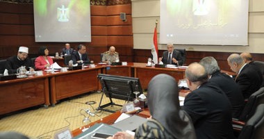 مجلس الوزراء يبدأ حصر المشروعات المتعثرة والجارى تنفيذها فى سيناء