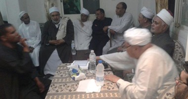 "اليوم السابع واتس آب": شقيق شيخ الأزهر يرأس جلسة صلح بين عائلتين