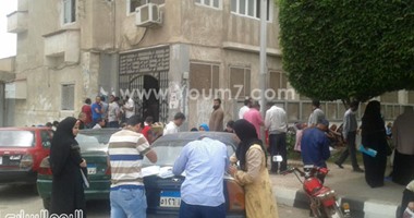 بالصور.. المعاقون يتحدون الحر ويقدمون أوراقهم للحصول على وظائف فى كفر الشيخ