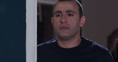 الأمن يحتجز أحمد السقا فى المطار بسبب سفره المتكرر فى "ذهاب وعودة"