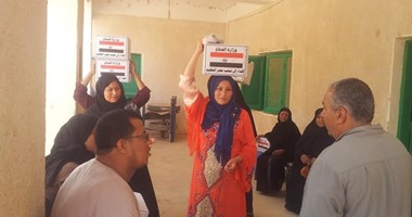 محافظ سوهاج: توزيع 18 ألف كرتونة سلع غذائية بأسعار مخفضة للأهالى