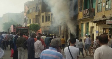 النيابة تنتدب المعمل الجنائى لتحديد أسباب حريق مخزن أحذية بباب الشعرية