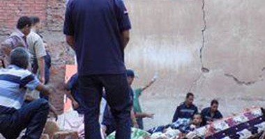 انتشال جثة طفلة من تحت أنقاض المنزل المنهار بأسيوط