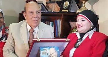 ائتلاف نائبات قادمات يكرم وزير التنمية المحلية على جهوده لراحة المواطن