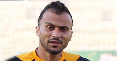 هل يتحول إبراهيم سعيد من "لاعب مستهتر" إلى "مدرب ولاعب ملتزم"؟!.. البعض وصف تعاقده مع أحمد الميرغنى بـ"دقة رجولة".. ويتواصل يوميا مع متابعيه عبر "تويتر" دون تكلف.. والجميع ينتظره فى كأس مصر