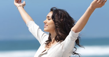 5 نصائح لتجنب بقع العرق المحرجة فى الصيف