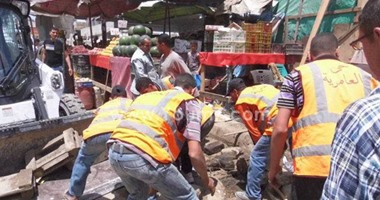 محافظة القاهرة تشن حملة لرفع الاشغالات والباعة الجائلين بمدخل نفق شبرا