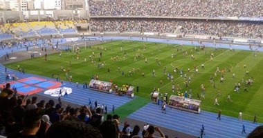 بالصور.. الجماهير تقتحم لقاء اتحاد طنجة وسلا بالدورى المغربى