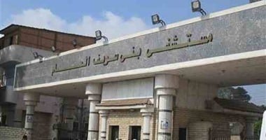 مستشفى بنى سويف الجامعى تستقبل جثة فلاح قتل فى مشاجرة بمركز إهناسيا 