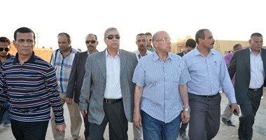 وزير الزراعة يقدم واجب العزاء لأهالى ضحايا حادث الفرافرة