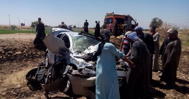 مصرع شخصين وإصابة 8 آخرين فى انقلاب سيارة على الصحراوى الغربى بالمنيا