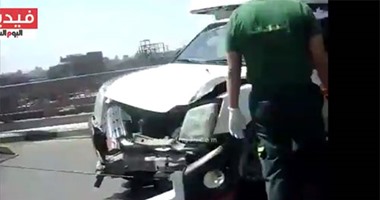 توقف حركة المرور أعلى محور صفط اللبن بسبب حادث تصادم سيارتين 