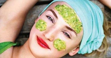 بعيدا عن صالونات التجميل ..9جلسات طبيعة لبشرتك من مطبخك.. الكركم يعالج الندبات.. العسل علاج سحرى لحب الشباب.. الطماطم للتبيض.. القهوة تحارب علامات الشيخوخة..و قشر البرتقال و الليمون  يزيل خلايا الجلد