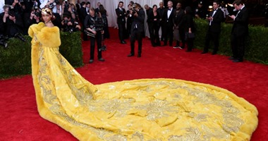 مصممة أزياء صينية استغرقت عامين فى فستان ريهانا بحفل "Met Gala"