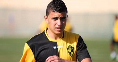 بالصور.. كريم حافظ يتصدر صحف اليونان