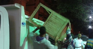 حملة ليلية مكبرة بحى العجمى لإزالة الإشغالات والباعة الجائلين