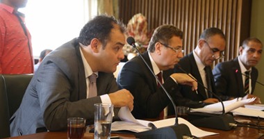 مشكلات شركات الغزل والنسيج على أجندة البرلمان.. لجنة الصناعة تستضيف وزير قطاع الأعمال الأحد لمناقشة خطط تطويرها.. ونائب يقترح تخفيض عدد العمال وتعويضهم.. وآخر يرد: أمر صعب لا يمكن تحمل أثاره اجتماعيًا