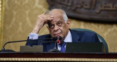 تصريح لـ"عبد العال" يتسبب فى غضب النواب.. ورئيس المجلس يرد: اعتقد إنى فاهم دستور