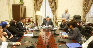 بالصور.. أسامة هيكل: وفد من لجنة الإعلام يجتمع مع مجلس "الصحفيين" لحل الأزمة