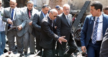رئيس الوزراء يتفقد موقع حريق الغورية