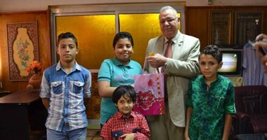 بالصور.. "تعليم الوادى الجديد" تكرم الطلاب الموهوبين بالخارجة