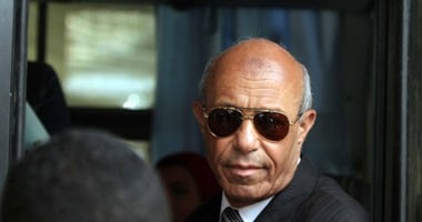محافظة القاهرة تُزيل عقار مخالف بشارع حسن حنفى بحدائق القبة