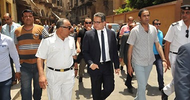 بالصور.. وزير الآثار يتفقد المواقع الأثرية بمنطقة الغورية وشارع المعز