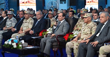 السيسي يفتتح 32 مشروعاً نفذها "الجيش والإسكان والنقل" فى 19 محافظة.. الانتهاء من 656 ألف وحدة بتكلفة 97 مليار جنيه.. و21 مشروعا للصرف الصحى بـ11.77 مليارا.. وتطوير 24 ألف كيلو متر طرق و1724 كوبرى