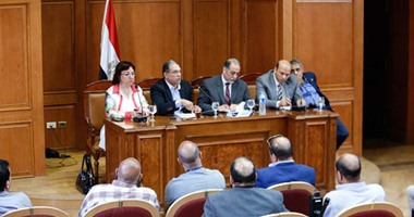 مشادة كلامية بين نائب الموسكى واحد متضررى حرائق الرويعى فى البرلمان
