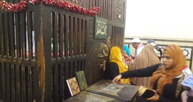 بالصور.. بعد سرقة صندوق نذور من مسجد السيد البدوى.. ننشر حكاية مسجد يزين مدينة طنطا.. يحوى 4 صناديق فى مقام البدوى وصندوقا لكل مقام من تلامذته.. وحصيلة النذور تورد لوزارة المالية وفقا للقانون
