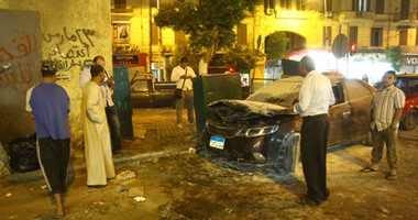 إخماد حريق نشب فى سيارة ملاكى بمحيط دار القضاء العالى