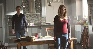 خروج مصاصى الدماء من حجر فينيكس فى الحلقة 17 من "The Vampire Diaries 7"