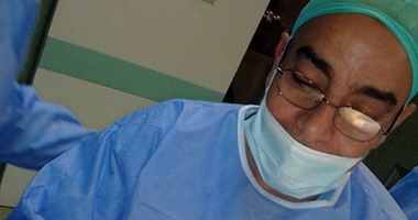 بالصور.. طبيب يدفع حياته ثمنًا لرفضه دخول حالة مرضية فى غير دورها بمستشفى بلبيس.. مشادة كلامية مع نائب مدير المستشفى ومحام تصيبه بهبوط ووفاته فى الحال.. أهل الطبيب: المستشفى تخفى تفاصيل الحادث