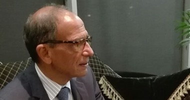 هانى عازر وعمرو مصطفى يغادران مطار القاهرة للمشاركة في منتدى شباب العالم