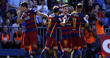 بالفيديو.. برشلونة يقترب من الليجا بثنائية سواريز فى غرناطة بالشوط الأول