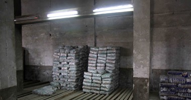 ضبط نصف طن سكر و384 زجاجة زيت تموينى قبل بيعها بالسوق السوداء فى الغربية 